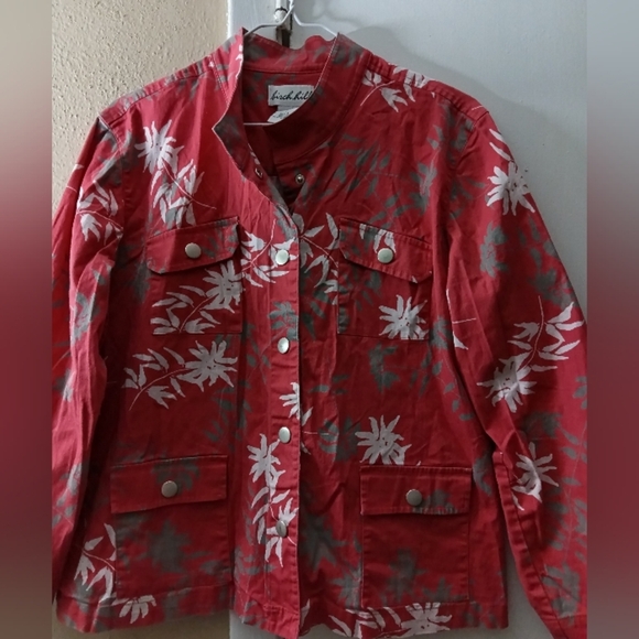 Chic Red Floral Utility Jacket - Picture 6 of 6
